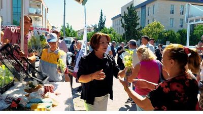 Didim Belediyesi tarafından gerçekleştirilen fide dağıtımında; belediyeye ait seralarda üretilen