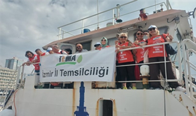 İzmir Büyükşehir Belediyesi’nin Körfez ve kıyı temizliği çalışmalarına 5 Haziran