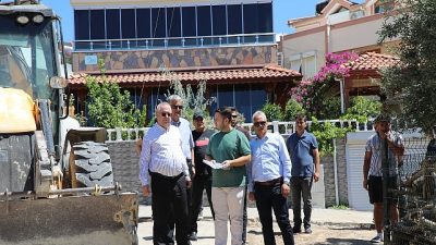 Edremit Belediyesi, yaz sezonu öncesinde ilçe genelinde yol yapım ve