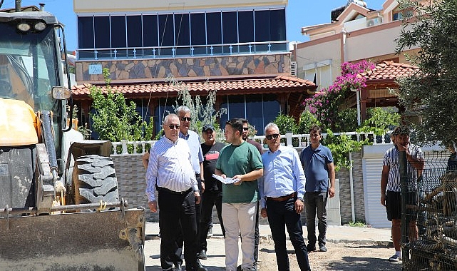 Edremit Belediyesi, yaz sezonu öncesinde ilçe genelinde yol yapım ve