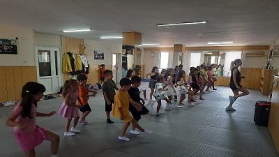 Efes Selçuk Belediyesi tarafından çocukların yaz tatilini verimli, eğlenceli ve
