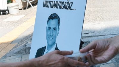 Konak Belediyesi, merhum Manisa Büyükşehir Belediye Başkanı Ferdi Zeyrek’in vefat