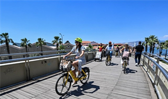 Fuarcılığın uluslararası liderleri İzmir’de buluştu İzmir Büyükşehir Belediyesi ve İZFAŞ ev sahipliğinde Fuar İzmir’de düzenlenen