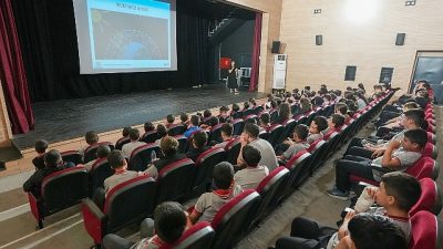 Gaziemir Belediyesi’nin “İklimi değil, kendini değiştir” sloganıyla 46 okulda düzenlediği