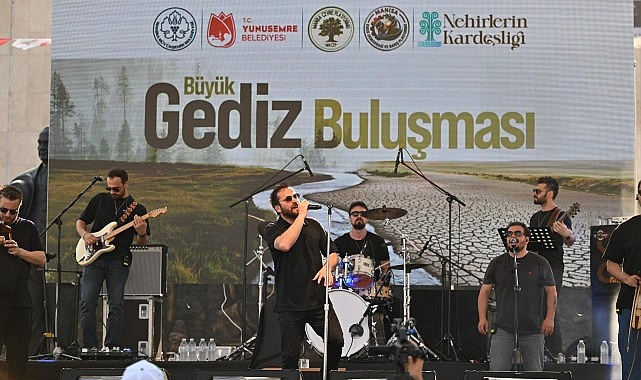Manisa ve çevre illerden gelen çevre gönüllüleri, sivil toplum kuruluşları