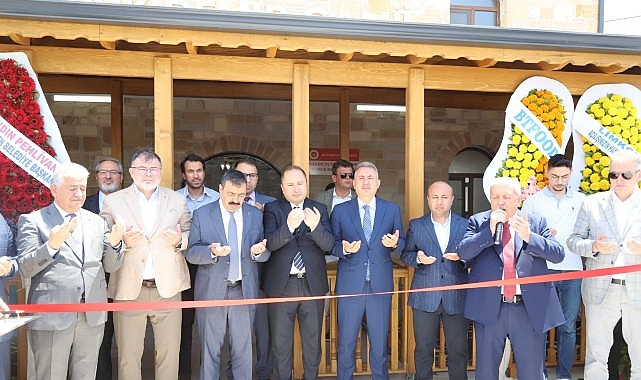 İzmir Bakırçay Üniversitesi yerleşkesinde yapımı tamamlanan İzmir Bakırçay Üniversitesi Faruk