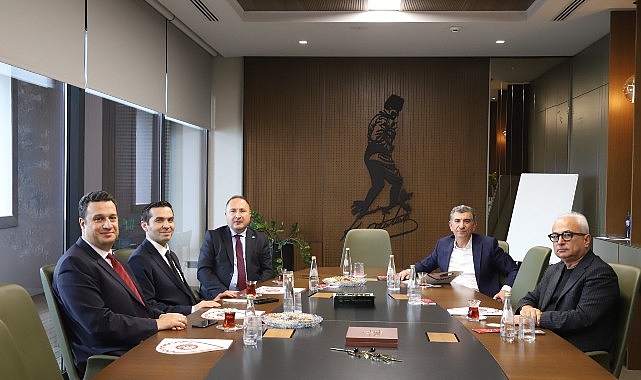 İzmir Bakırçay Üniversitesi ile ALOSBİ Arasında İş Birliği Görüşmesi İzmir Bakırçay Üniversitesi heyeti, Aliağa Organize Sanayi Bölgesi (ALOSBİ) Yönetim