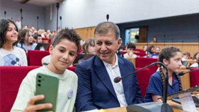 İzmir Büyükşehir Belediye Başkanı Dr. Cemil Tugay, bir yıllık çalışma