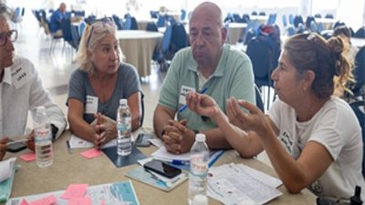 İzmir Büyükşehir Belediyesi’nin katılımcı demokrasi anlayışıyla hayata geçirdiği Yurttaş Meclisleri’nde