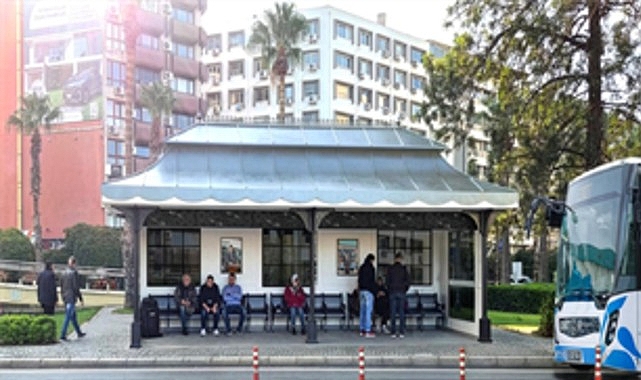 İzmir’in kimliğini yansıtan simgesel durak İzmir Büyükşehir Belediyesi ESHOT Genel Müdürlüğü, kentin tarihinden ve mimari