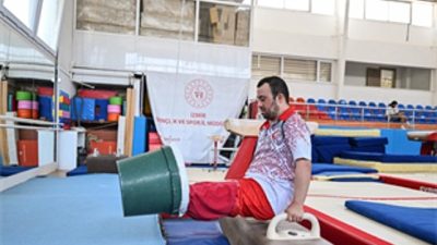 İzmir Büyükşehir Belediye Spor Kulübü’nün down sendromlu milli sporcusu Alper