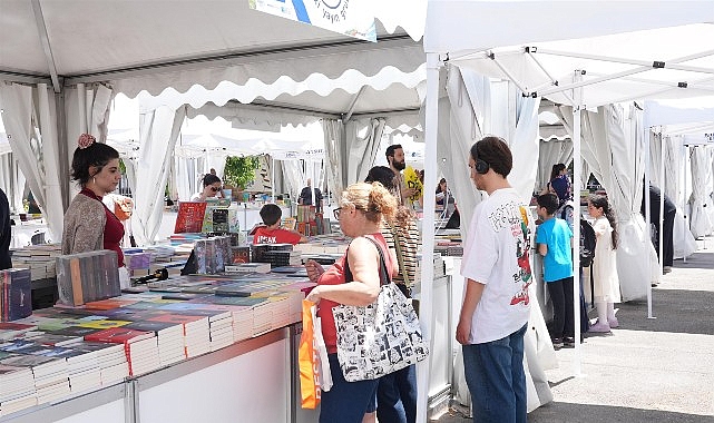 Kadıköy Belediyesi tarafından bu yıl 10'uncusu düzenlenen Kadıköy Kitap Günleri