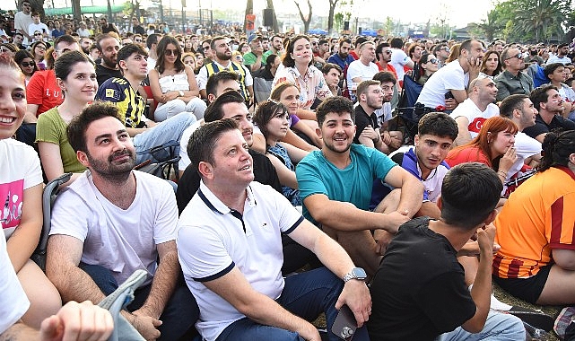 Kadıköy Belediyesi, Dünya Kupası coşkusunu Kalamış Etkinlik Alanı’na taşıyor. 11