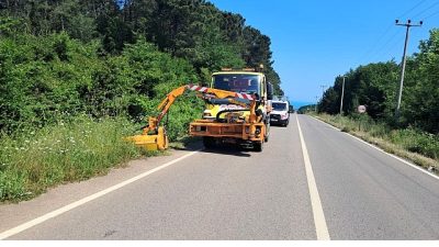 Kocaeli Büyükşehir Belediyesi, yaz aylarında yoğunluğun yaşandığı Kandıra’da yol bakım