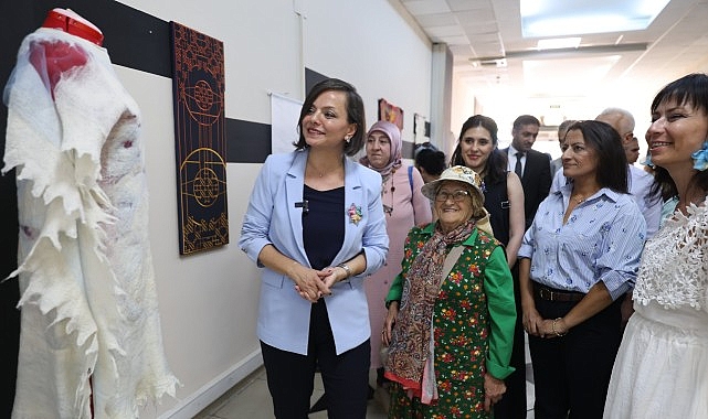 Karabağlar Belediyesi tarafından kadınların ve gençlerin meslek edinmesini, üretime katılmasını