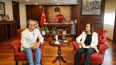 Karşıyaka Belediye Başkanı Yıldız Ünsal, Kardeş Kadrajlar Uluslararası Fotoğraf Yarışması’nda