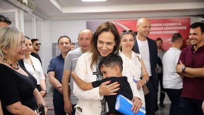 Karşıyaka Belediye Başkanı Yıldız Ünsal, katılımcı yönetim anlayışı doğrultusunda ‘Vatandaş
