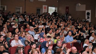 Keçiören Belediyesi Konservatuvarı tarafından düzenlenen yıl sonu gösterisi, Yunus Emre
