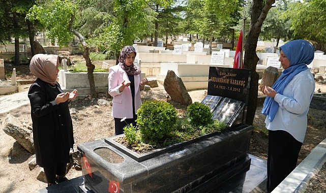 Türk edebiyatının ve düşünce dünyasının önemli isimlerinden Şair ve Yazar