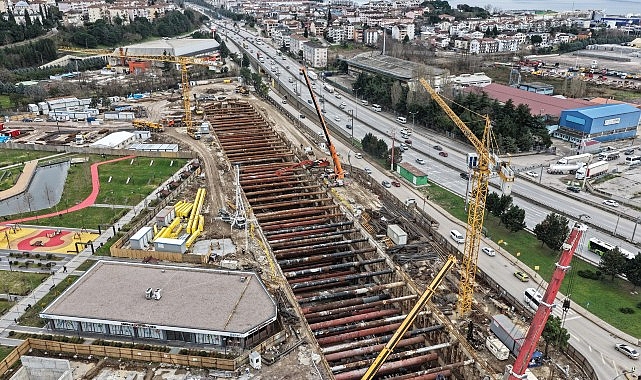 Kocaeli’yi raylı sistem hatlarıyla donatan ve ulaşıma alternatif çözümlerle nefes