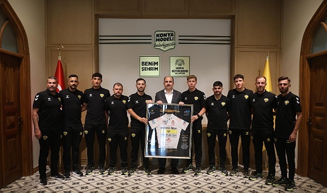 Konya Büyükşehir Belediyespor Bisiklet Takımı, Konya Büyükşehir Belediye Başkanı Uğur