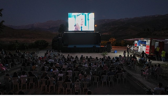 Konya Büyükşehir Belediyesi tarafından merkez dışında ilçelerde düzenlenen “Sinema Günleri”