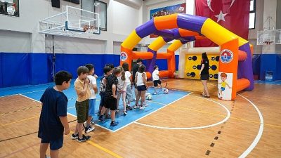 Maltepe Belediyesi’nin  7-10 yaş aralığındaki Maltepeli çocuklara yönelik düzenlediği Yaz