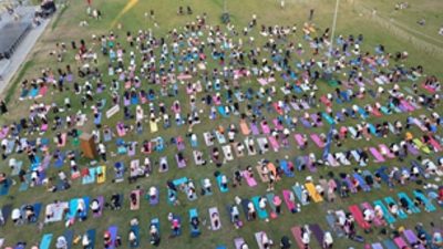 İzmir Büyükşehir Belediyesi’nin 21 Haziran Dünya Yoga Günü kapsamında düzenlediği