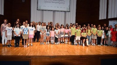 İzmir Büyükşehir Belediyesi’nin yürüttüğü proje kapsamında 8 okulda eğitim alan