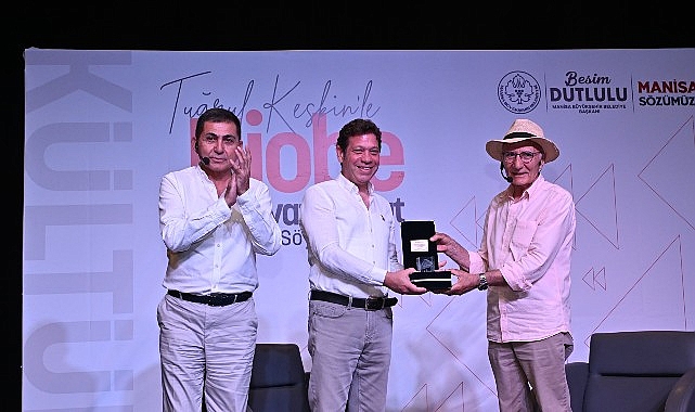 Manisa Büyükşehir Belediyesi tarafından düzenlenen 12. Niobe Edebiyat/Sanat Söyleşileri, şair