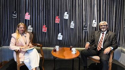 Osmangazi Belediyesi’nin düzenlediği Medya Buluşmaları’nda konuşan deneyimli gazeteci Dr. Murat