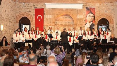 Osmangazi Belediyesi Türk Halk Müziği Topluluğu, dönem sonu konserinde Bursalı