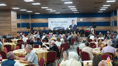 Saray Belediye Başkanı Abdül Taşyasan ilçenin çınarları, hayat tecrübeleriyle ışık