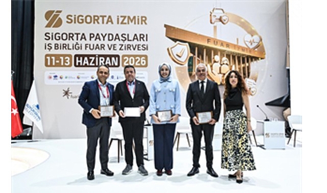 Sigorta İzmir Zirvesi’nin ikinci gününde, sigortacılık sektörünün geleceğini şekillendiren başlıklar