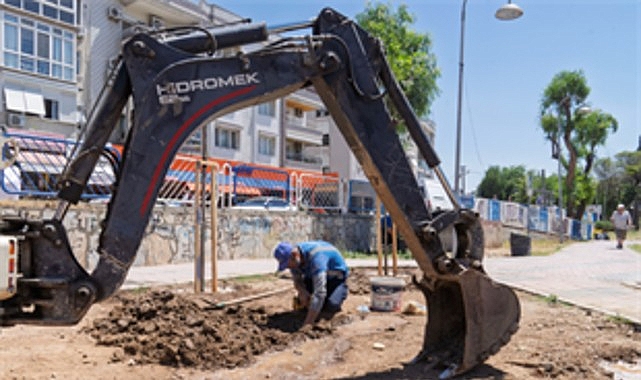 İzmir Büyükşehir Belediyesi, Buca’nın simge yeşil alanlarından Şirinyer Parkı’nda kapsamlı