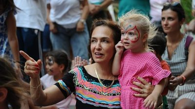 Karşıyaka Belediyesi tarafından mahalle kültürünü canlandırmak ve çocukları sporla buluşturmak