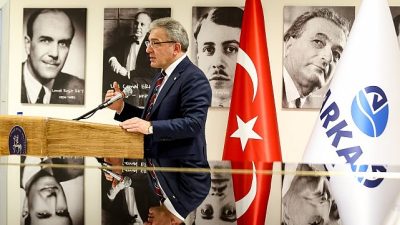 DEÜ Devlet Konservatuvarında düzenlenen programa; DEÜ Rektörü Prof. Dr. Bayram