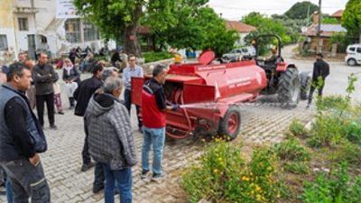 Tire’nin Küçükkale Mahallesi’nde yangın tehdidine karşı köy halkı teyakkuza geçti.