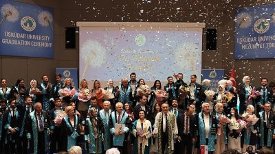 Üsküdar Üniversitesi NP Sağlık Yerleşkesi İbni Sina Oditoryumu’nda düzenlenen mezuniyet