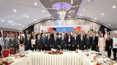 İstanbul Valisi Davut Gül, Bayrampaşa’da vatandaşlarla buluştuğu kapsamlı program kapsamında