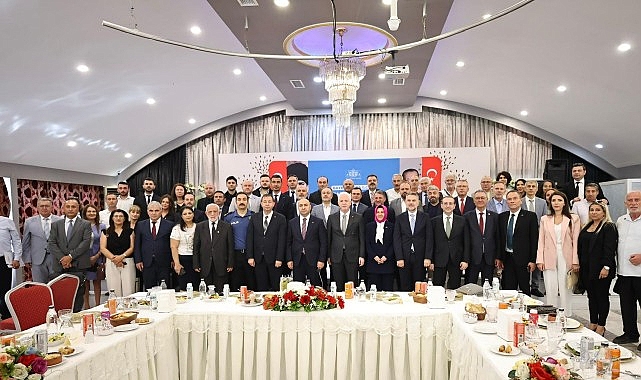 İstanbul Valisi Davut Gül, Bayrampaşa’da vatandaşlarla buluştuğu kapsamlı program kapsamında