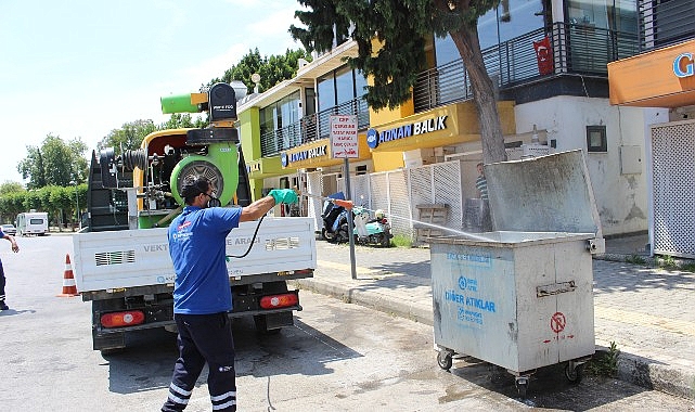 Antalya Büyükşehir Belediyesi, kent genelinde yürüttüğü vektörle mücadele çalışmalarını yoğun
