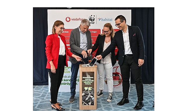 Vodafone, WWF-Türkiye ve Habitat Derneği’nin Ortak Projesi Daha sürdürülebilir bir dünya hedefiyle çalışmalarını sürdüren Vodafone, elektronik atıkların geri