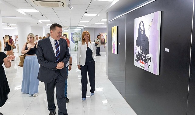 Eğitim-Sen Mersin Şubesi’nin düzenlediği ve sendika balkonundan ulusal arenaya taşınan