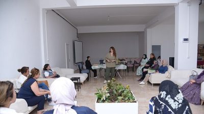 Kahramankazan Belediyesi tarafından kadınlara yönelik “Yüzünüzdeki Doğal Gücü Keşfedin” semineri