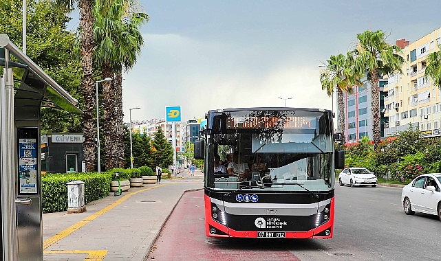 Antalya Büyükşehir Belediyesi’ne ait toplu ulaşım araçları ve hafif raylı