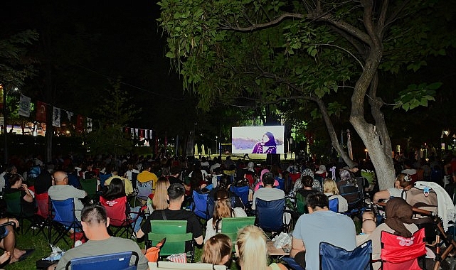 Manisa Büyükşehir Belediyesinin düzenlediği ‘Açık Hava Sinema Geceleri’ kapsamında, Laleli
