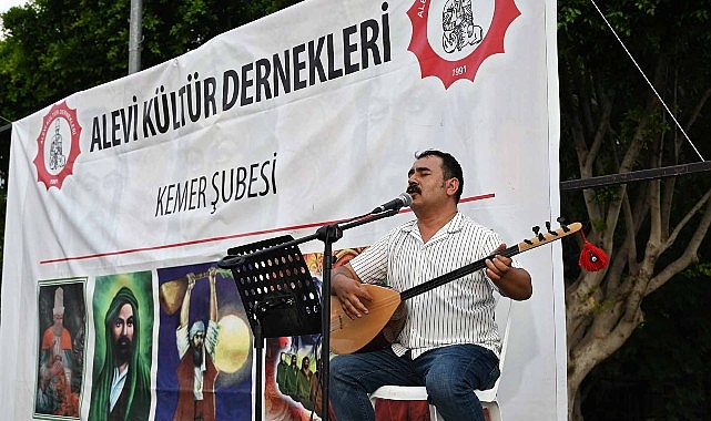 Alevi Kültür Dernekleri Kemer Şubesinden aşure lokması Alevi Kültür Dernekleri Kemer Şubesi, Muharrem ayı dolayısıyla Kemer'de aşure