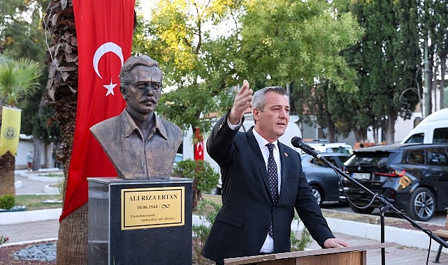 Ali Rıza Ertan Şiir Yarışması’nda ödüller sahiplerini buldu Buca’nın yetiştirdiği önemli kalemlerden biri olan, Dönemeç Dergisi’nin kurucusu, şair
