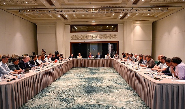 Antalya Bisiklet Turizmi toplantısı Kemer Belediye Meclis Üyesi ve Turizm Birimi Sorumlusu Cansın Efir,